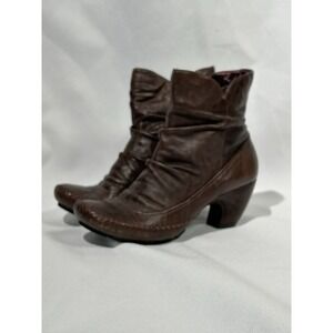 Clarks Indigo Woman's Ankle Boots Brown Leather Size 8M, Ruched, Side Zip